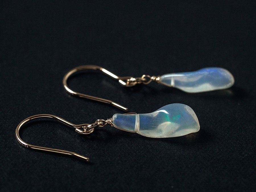 ♥️天然石ピアス♥️No.32★800円★ブルーストライプオパール ペアシェイプ e035 天然石ピアス☆ブルーオパールスター＆ムーン